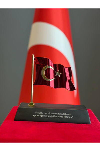 Özen Promosyon Masa Üstü Türk Bayrağı Kaideli 12x12,5 cm