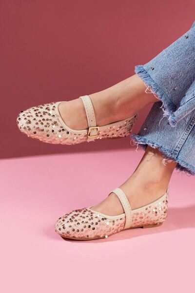 FUGA MODA حذاء باليه أورورا بيج ذهبي مزين بالترتر ومشبك ذهبي وحزام واحد