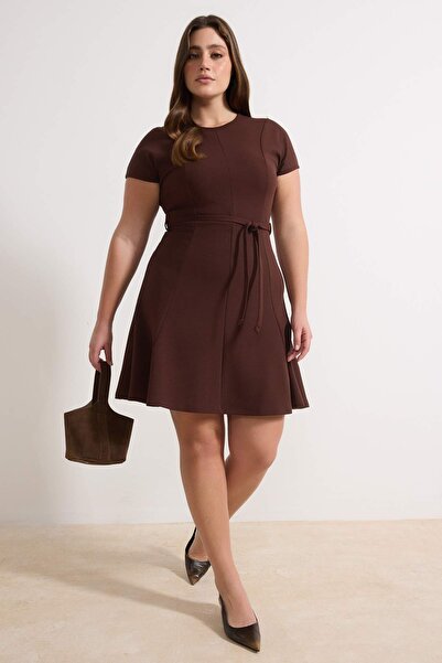 Trendyol Curve Brown Crew Neck Belted Skater Short/Mini Knitted Plus Size Dre...