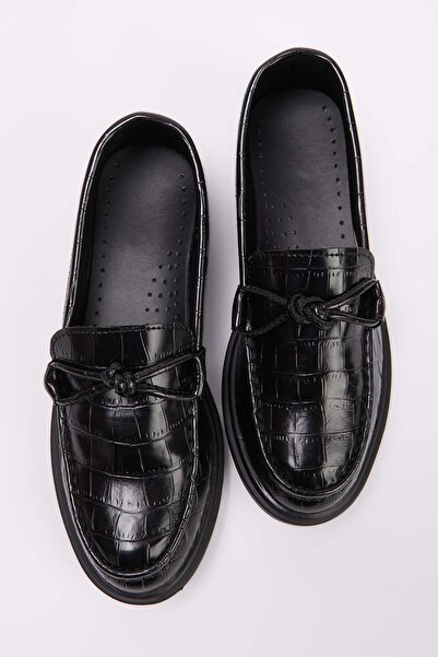 TRENDYOL SHOES حذاء لوفر نسائي بفيونكة سوداء TAKSS26LA00004