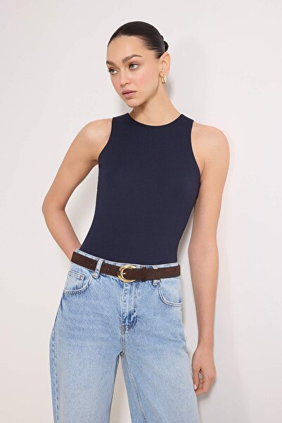 Trendyol Collection Marineblauer, figurbetonter, elastischer Body mit Neckhol...