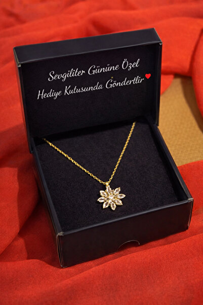 ZEYNEP KARACA Pembe Kristal Taşlı Lotus Çiçeği Gold Çelik Kolye – Minimal Zar...