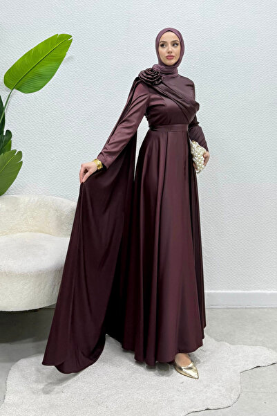 Tesettür Diyarı فستان سهرة فوريس أومزو من الساتان مع عباءة مزينة بالورود - لو...
