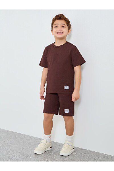 Styli Boys Brown Textured Knit T-Shirt and Shorts Set