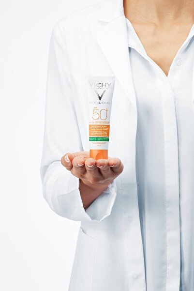 Vichy Capital Soleil Cremă de protecție solară matifiantă cu spumă 50+ 50 ml