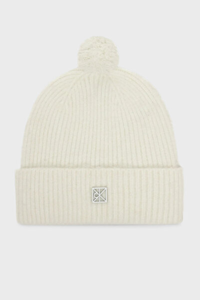 Calvin Klein Emblémás, bolyhosított pomponos sapka