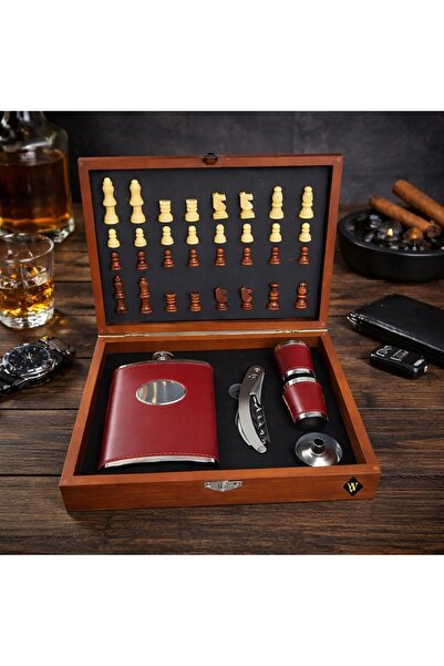 velve Set cadou pentru barbati VLV, cutie si piese pentru sah, tirbuson, stic...