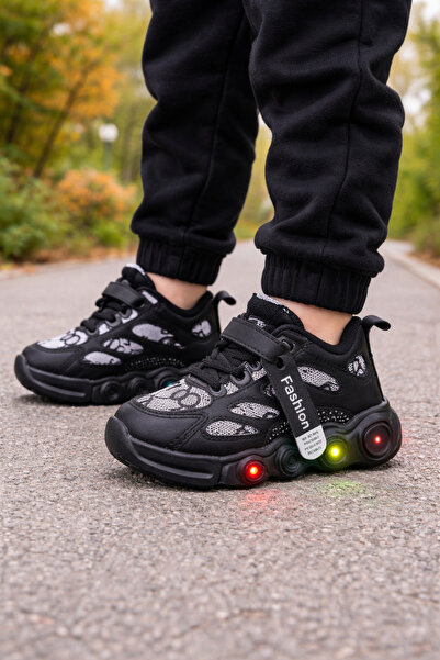 Bebelul Черни маратонки със светлини - Super Style