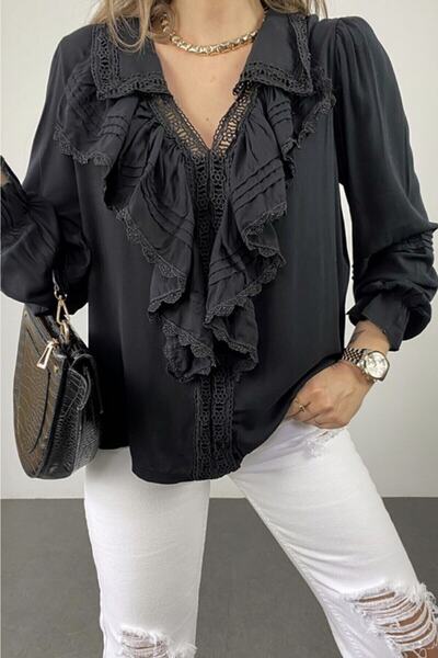 FancyWorld Μαύρη βαμβακερή μπλούζα με λεπτομέρεια από γκουπέρ και δαντέλα