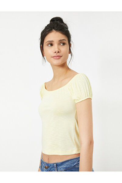 Koton Γυναικείο μπλουζάκι με λαιμόκοψη σε κίτρινο χρώμα