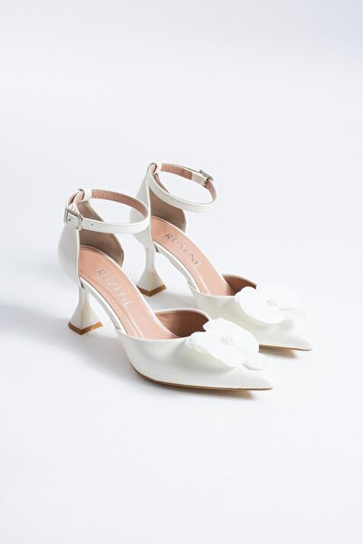 RUXENE İZEL BEYAZ İNCİ ÇİÇEK DETAYLI SİVRİ BURUN 8 CM KADEH TOPUK GELİN AYAKK...