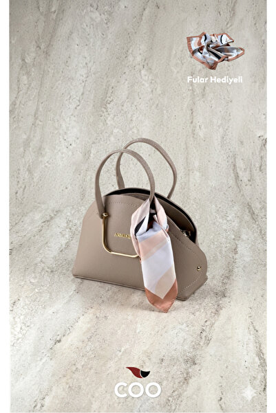 Armine Стилна чанта със златни детайли + подарък шал