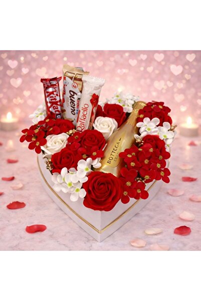 velve Aranjament floral Delicious White Red, cutie inima cu trandafiri de sap...