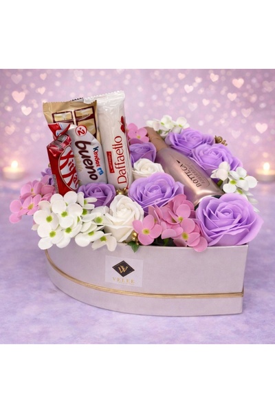 velve Aranjament floral Delicious White Lila,trandafiri de sapun, hortensii, ...