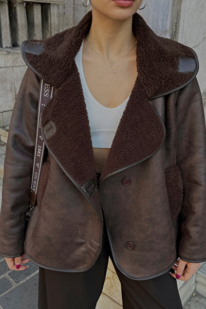 ASEDE سترة من جلد الغزال مع جيوب مبطنة بالقطيفة وأزرار