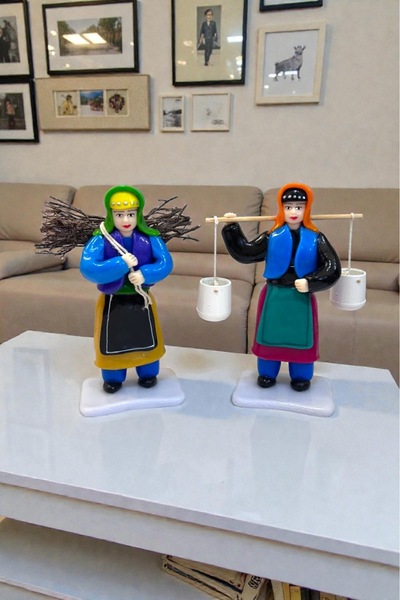 Home El Yapımı Minyatür Su Taşıyan ve Oduncu Kadın Biblo Seti – Köy Hayatı Te...