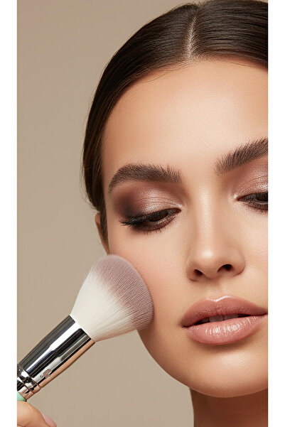 Intervion كيليز - فرشاة بودرة رقم 1، مجموعة باست لوف، شاي أخضر