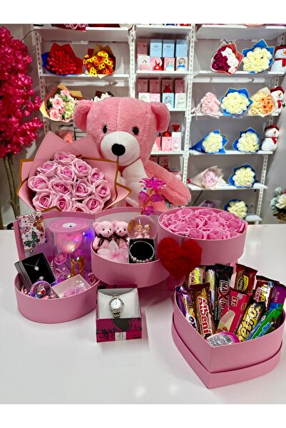 AYIEVRENİ Pembe Kat Kat Mutluluk Evreni Sevgiliye Hediye Kutusu Çikolatalı Set