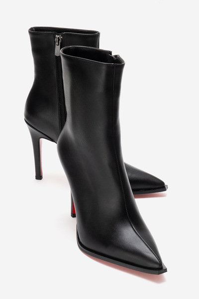 Ayakkabı Ateşi Kadın Tasarım Taban Bilek Boy İnce Topuklu Bot Yanni Siyah Cilt