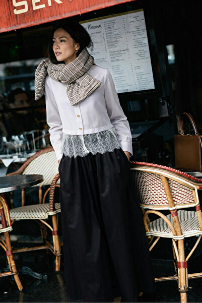 Touché Privé Lace Detail Crop Shirt