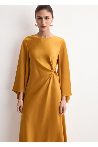 MANGO Woman Asimetrik yaka evaze elbise