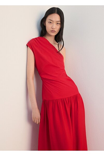 MANGO Woman Asimetrik pileli elbise
