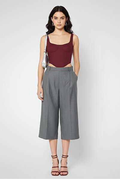 Lacoste Women Regular Fit Embroidered Logo Crop Pants, Grey