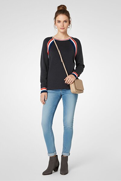 Lacoste كنزة نسائية برقبة دائرية من قماش الهيذر، رمادي داكن