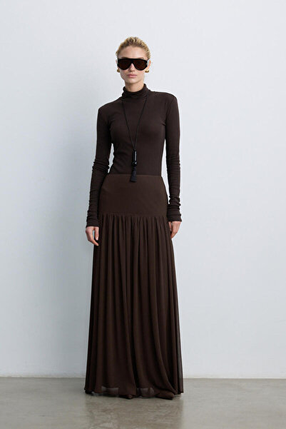 BE BLUE تنورة طويلة مزينة بالكورسيه باللون البني