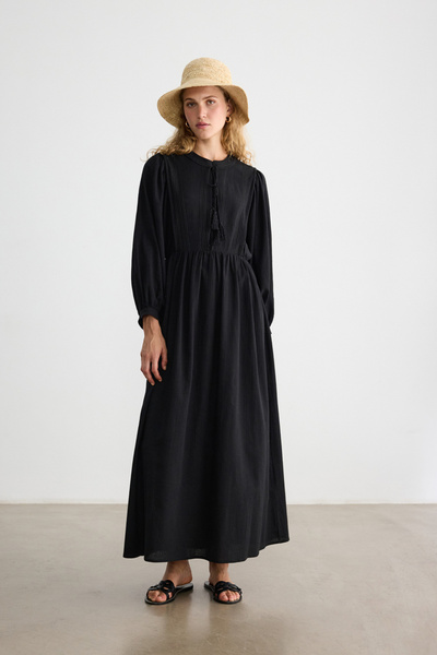 BE BLUE ЧЕРНА РОКЛЯ С БРОДЕРИЯ И ДЕТАЙЛИ