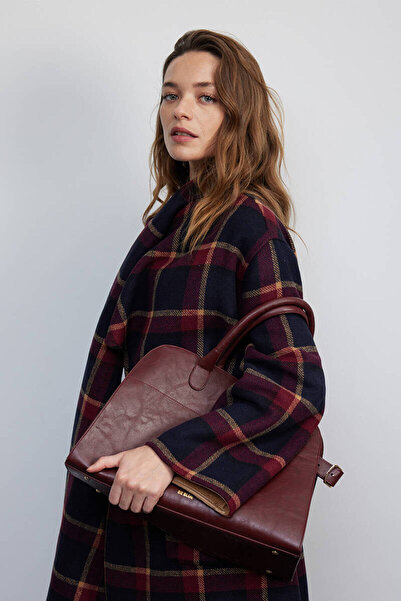 BE BLUE Кожена чанта тип „тоут“ с бордо и червен колан