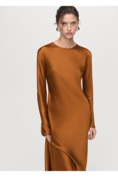 MANGO Woman Uzun saten elbise