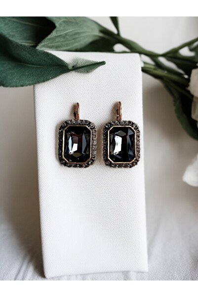 FAYRA ACCESSORIES أقراط باغيت مرصعة بأحجار الكريستال