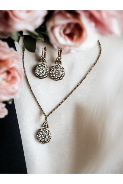 FAYRA ACCESSORIES Crystal Stone Earrings and Necklace Set