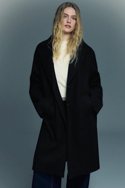 Bershka Yumuşak dokulu uzun palto