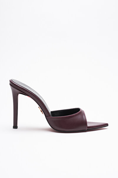 Ayakkabı Ateşi Γυναικείες παντόφλες με μυτερή μύτη και λεπτό τακούνι Sona Bur...