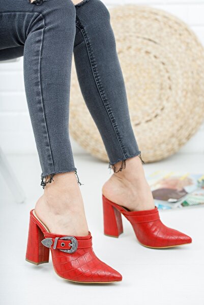 Ayakkabı Ateşi Червоні туфлі на високих підборах з гострим носком