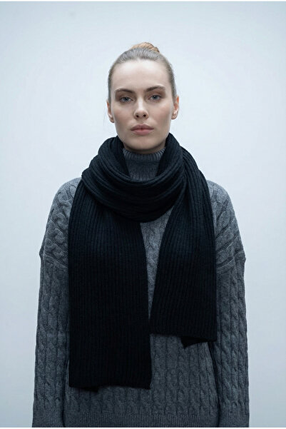 Shophia Women's Knitted Scarf - Black