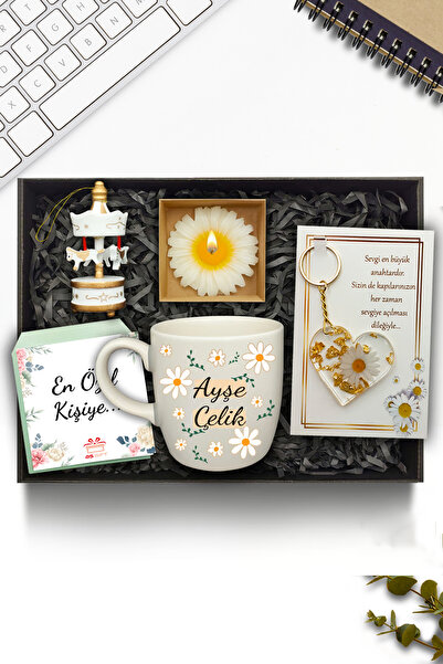 AS&GİFT Kişiye Özel Beyaz Kupa & Mini Atlı Karınca & Kalpli Anahtarlık & Mum ...