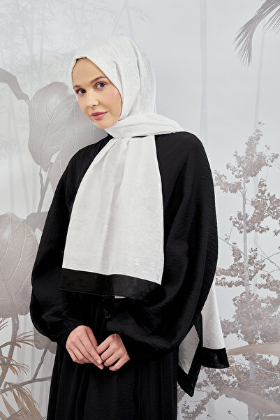 ARMANDA Шал с верижен монограм 3042-Смъртоносно бял