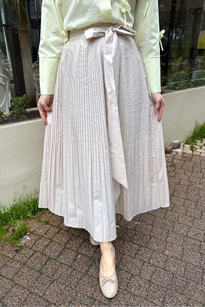 Ovn. تنورة بوبلين ذات ثنيات مكسورة بلون الحجر