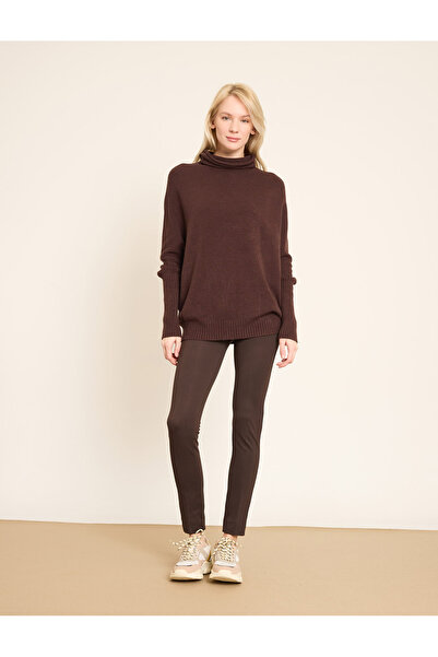 BGN workshop Soft Knitted Sweater with Relaxed Fit and Degaje Collar