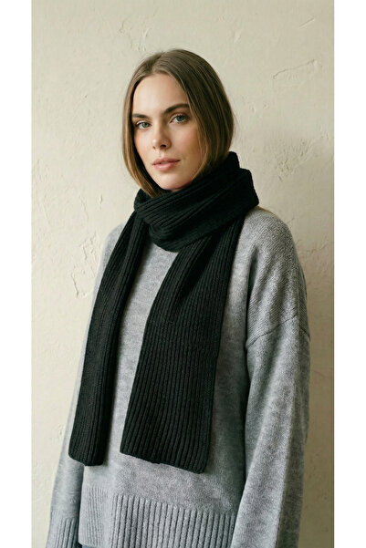 Shophia Women's Knitted Scarf - Black