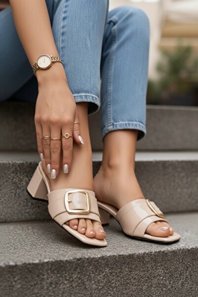 NOVELLAM SHOES Women's Iggoor Beige Patent Leather Belt Detailed Thick Heeled...