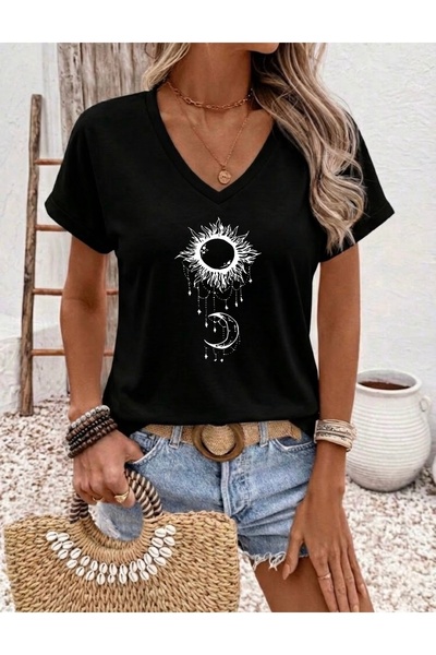 FUFLUNS Sun and Moon Printed Women's Oversize V-Neck T-Shirt