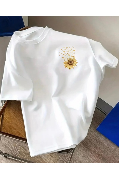 FUFLUNS Oversized Crew Neck T-Shirt with Hearted Yellow Flower Print