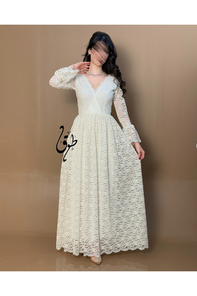 toog Off-white lace evening dress with a wrap design and wide skirt