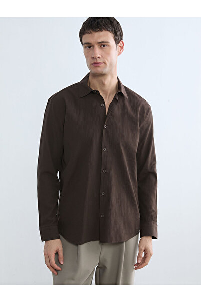 LC Waikiki Ανδρικό πουκάμισο κανονικής εφαρμογής σε καφέ χρώμα από το κατάστη...