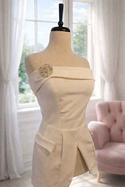 KARDELEN YAPALI BÜSTİYER Krem Straplez Broş Detaylı Korse Crop – Şık, Vücuda ...