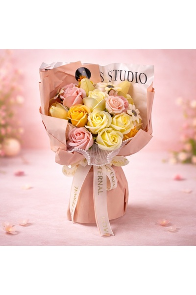 velve Buchet floral Eternal din flori artizanale, trandafiri si lalele de sap...